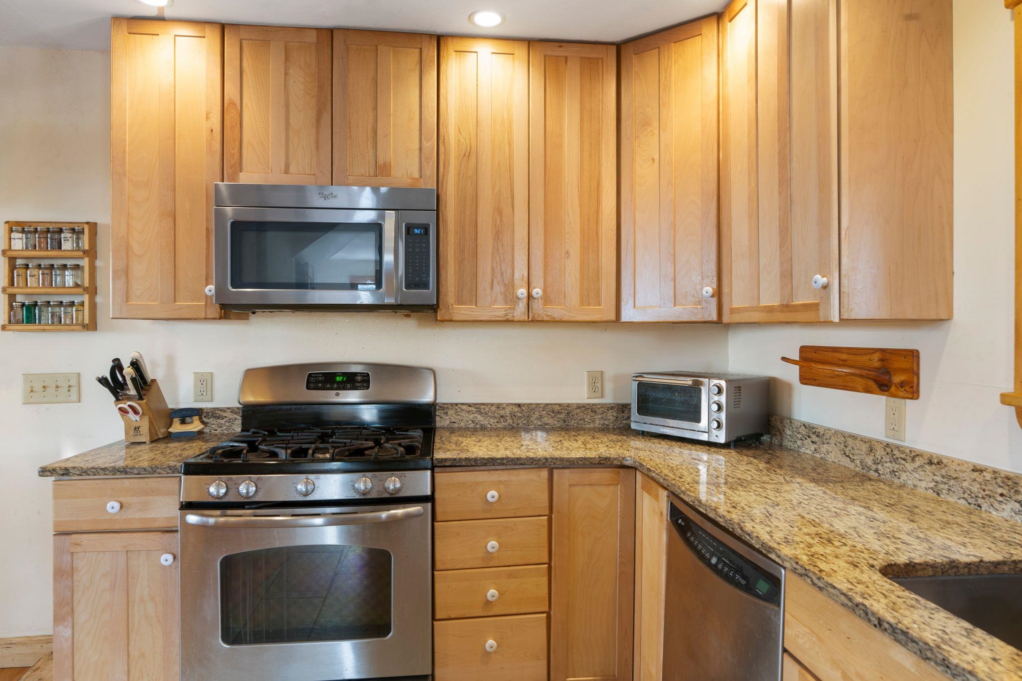 266 Ursa Ridge Road Brattleboro, VT 05301 - Photo 4 of 60