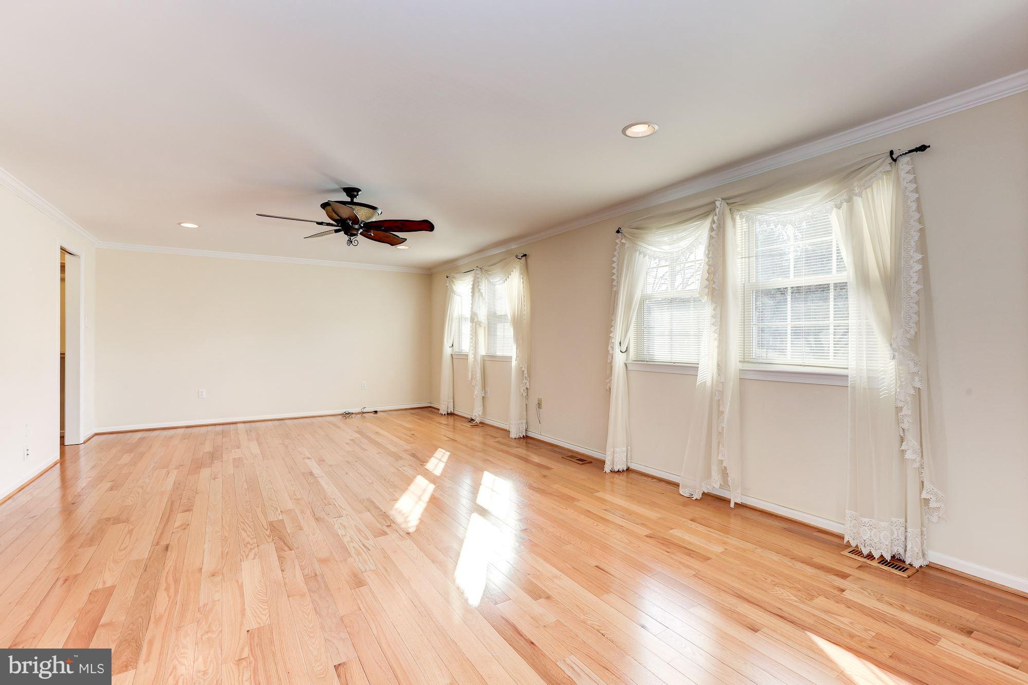 911 Pointer Ridge Drive Gaithersburg, MD 20878 - Photo 15 of 30 Bedroom (Master)