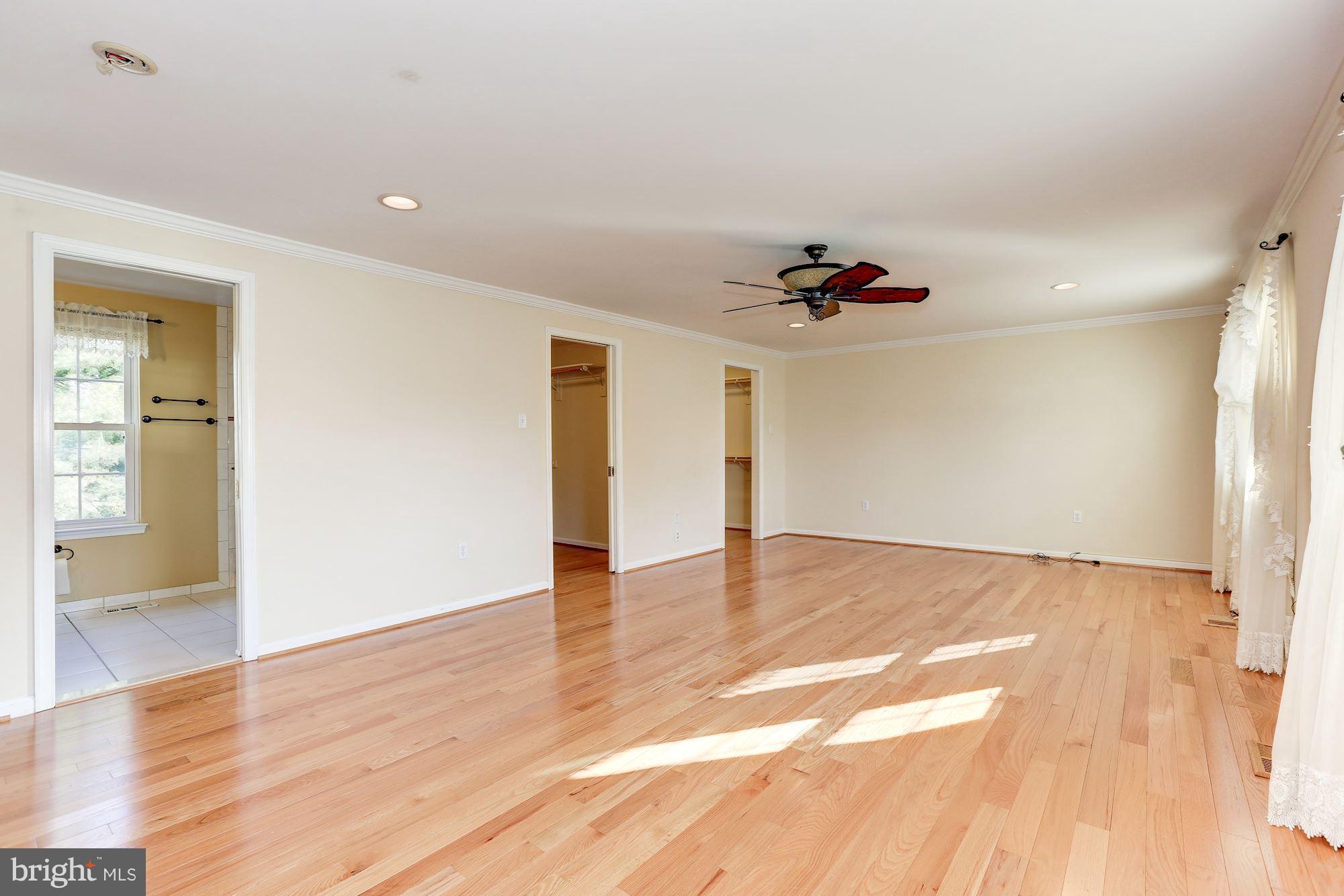 911 Pointer Ridge Drive Gaithersburg, MD 20878 - Photo 16 of 30 Bedroom (Master)