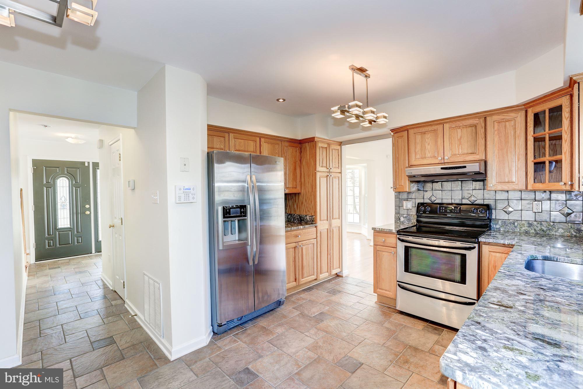 911 Pointer Ridge Drive Gaithersburg, MD 20878 - Photo 9 of 30 Kitchen