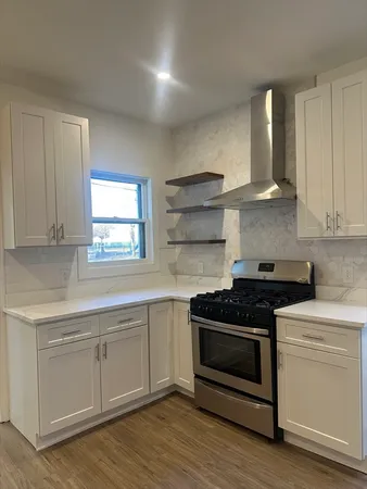 $2,800 | 62 West 6th Street, Unit 1, Lowell, MA 01850