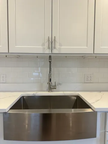 $3,000 | 62 West 6th Street, Unit 1, Lowell, MA 01850