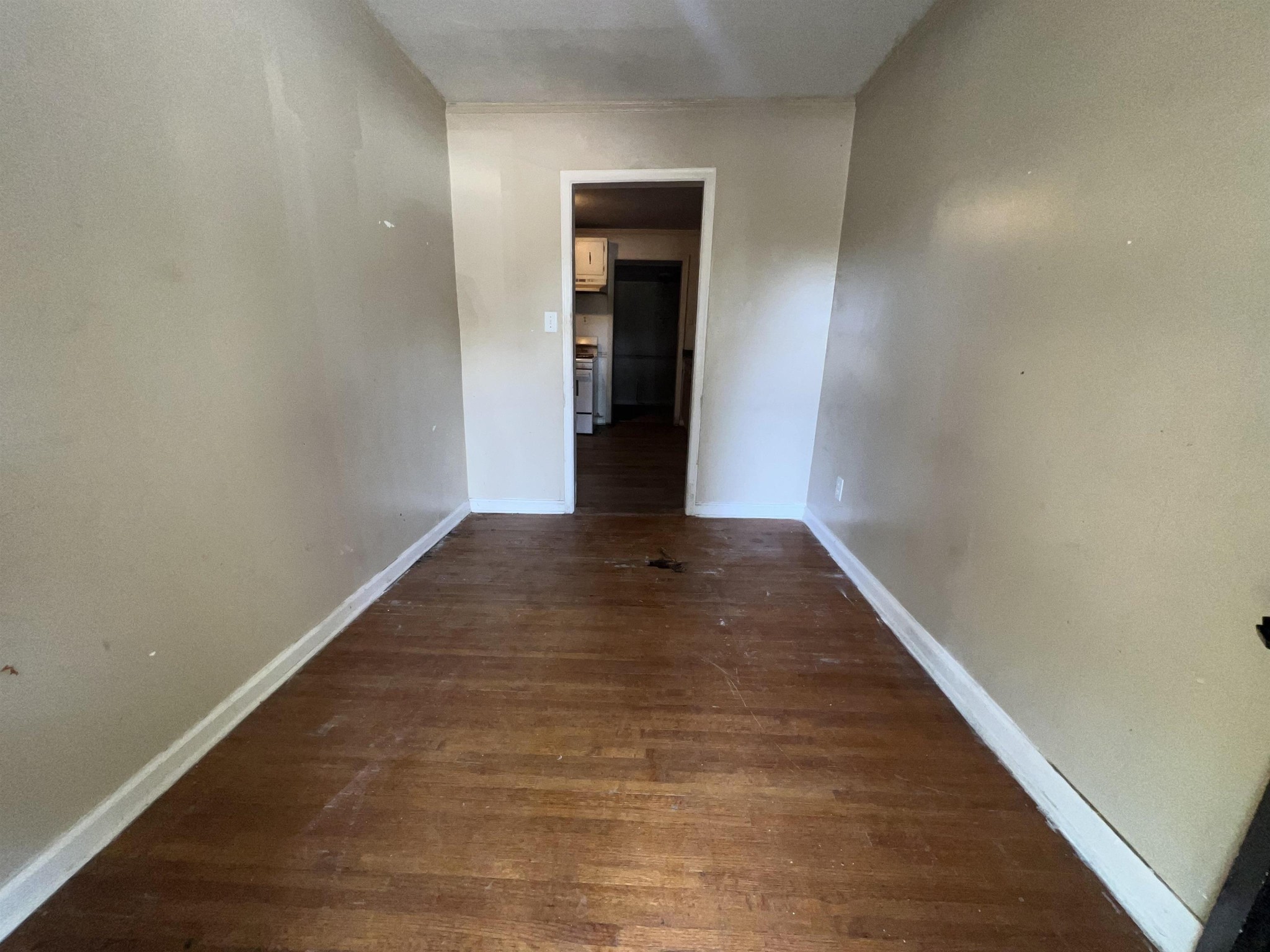 4594 Sea Isle Road Memphis, TN 38117 - Photo 2 of 10 Gallery Image 2