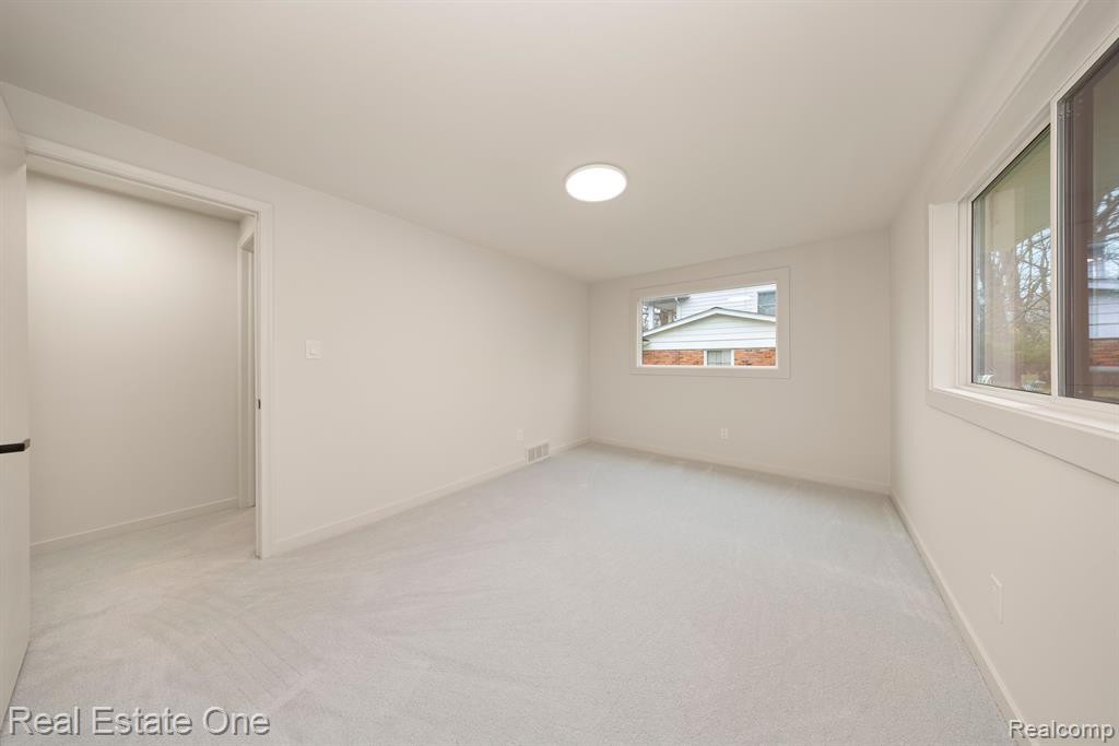 6959 North Springridge Road West Bloomfield, MI 48322 - Photo 41 of 48