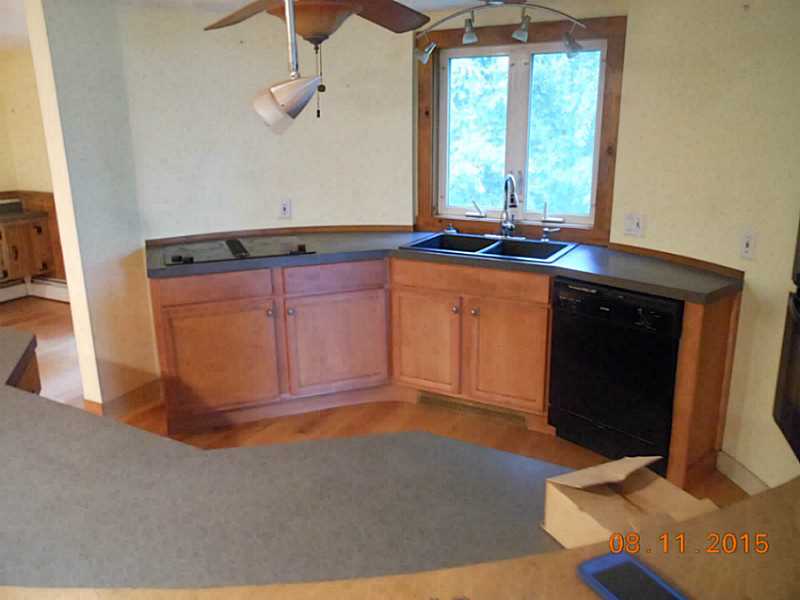 414 Middlebridge Road South Kingstown, RI 02879 - Photo 2 of 7 Kitchen.