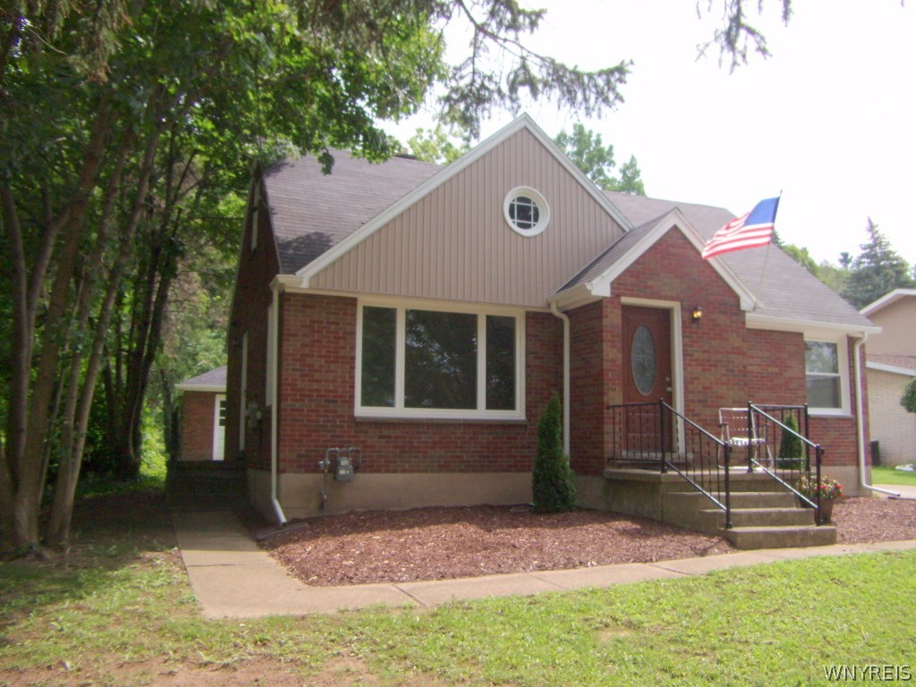 929 Creek Rd Extension Lewiston, NY 14092 - Photo 1 of 1 Gallery Image 1