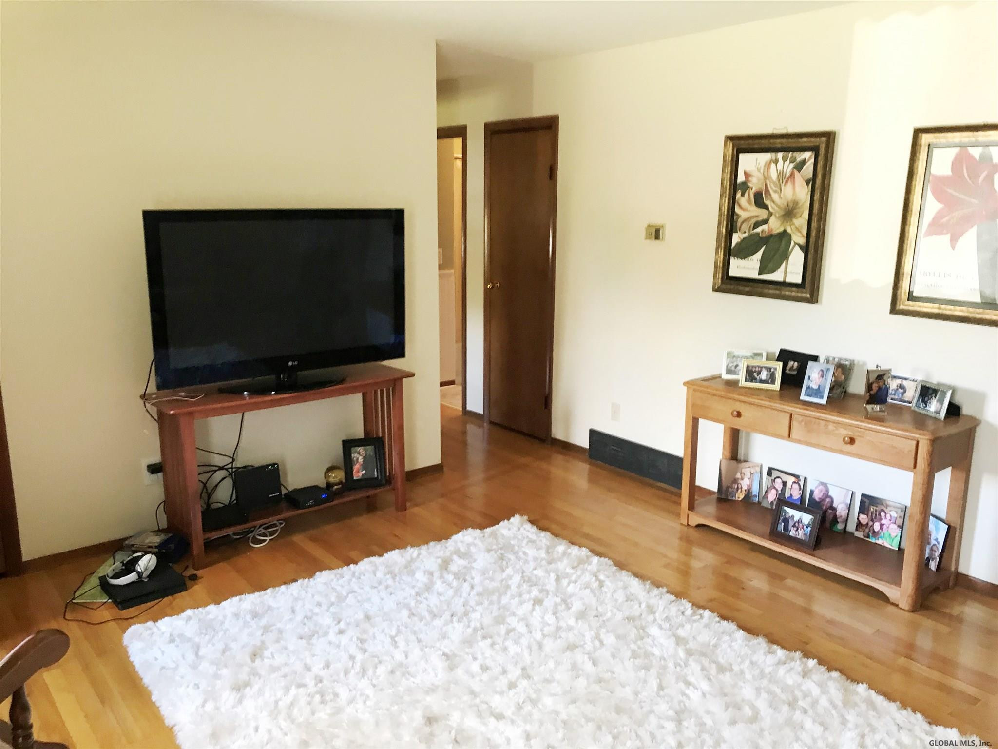 206 Middletown Road Waterford, NY 12188 - Photo 4 of 15 Photo 4