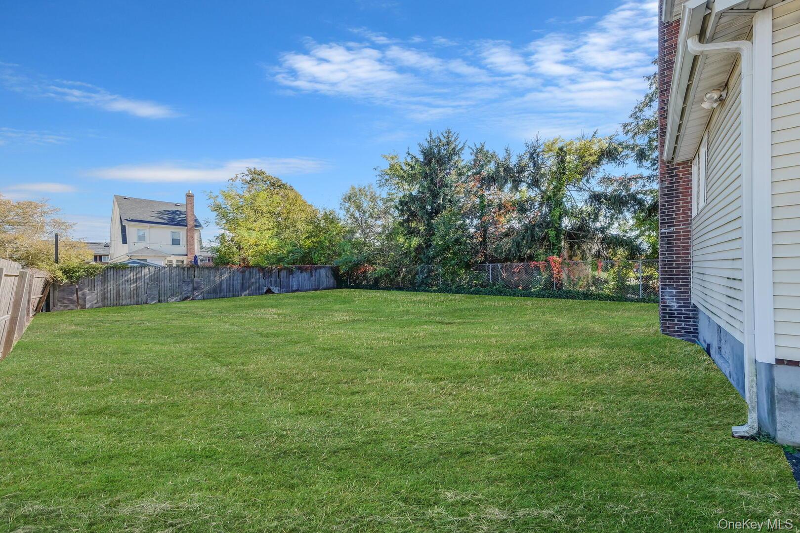 39 Chapman Place, Unit 2 Bay Shore, NY 11706 - Photo 17 of 17