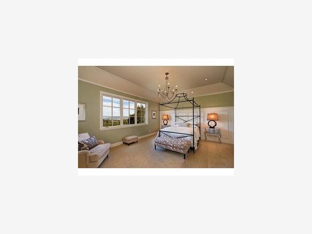 555 Craig Road Hillsborough, CA 94010 - Photo 6 of 9 Gallery Image 6