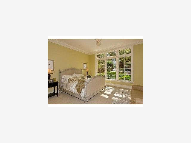 555 Craig Road Hillsborough, CA 94010 - Photo 7 of 9 Gallery Image 7