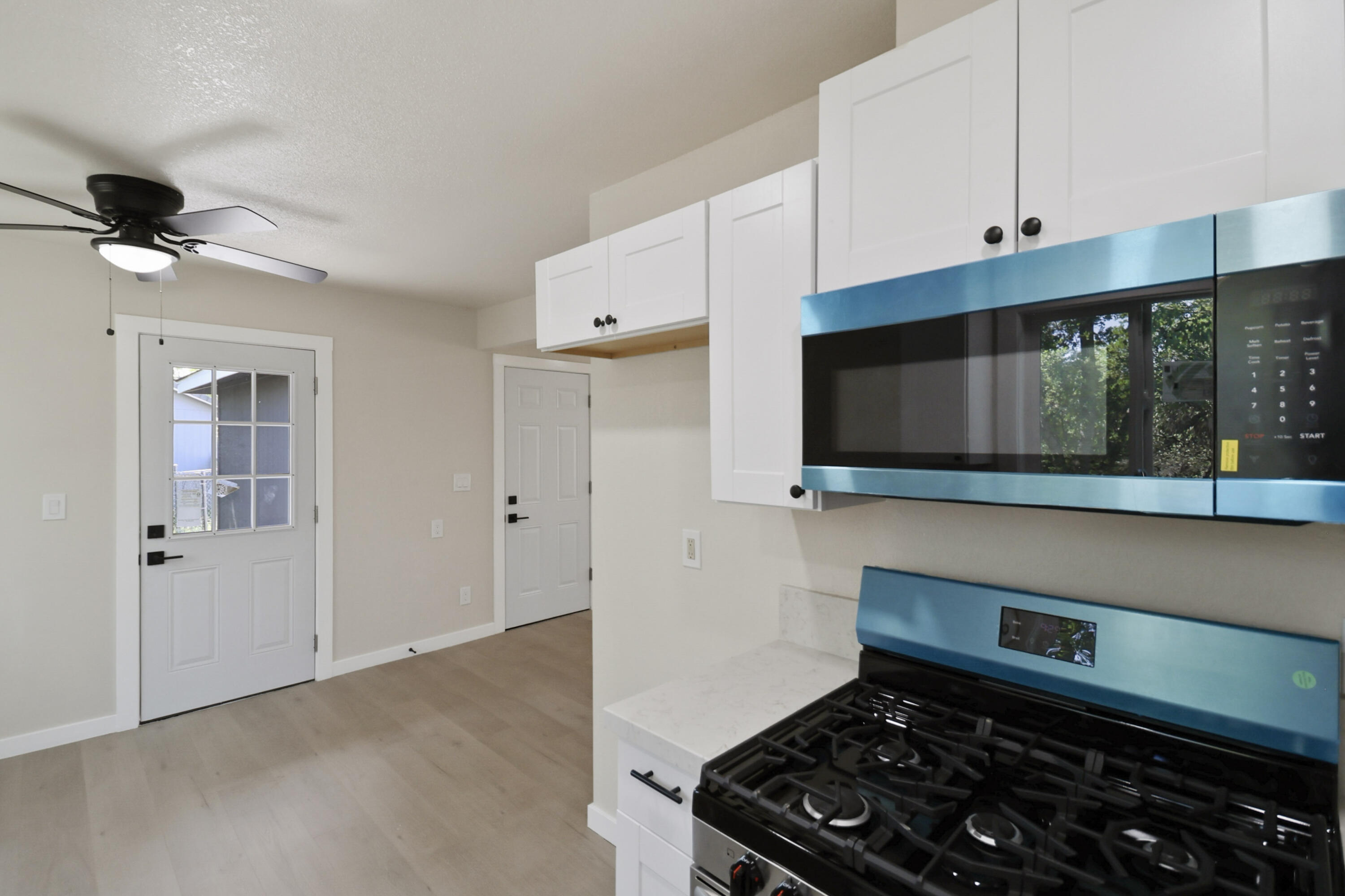 4525 Enchanted Way Redding, CA 96001 - Photo 12 of 30 13-08