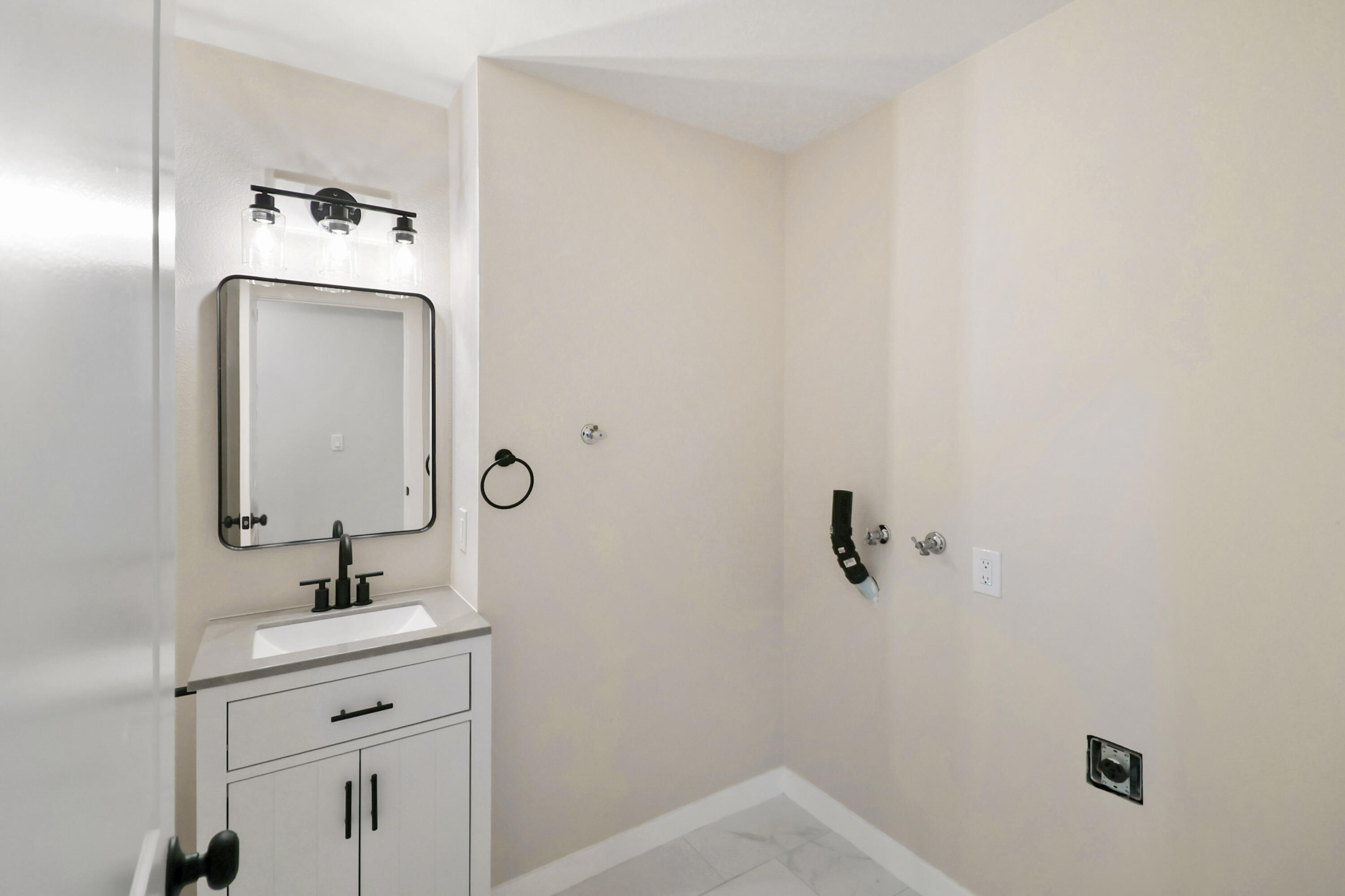 4525 Enchanted Way Redding, CA 96001 - Photo 14 of 30 16-04 (2)