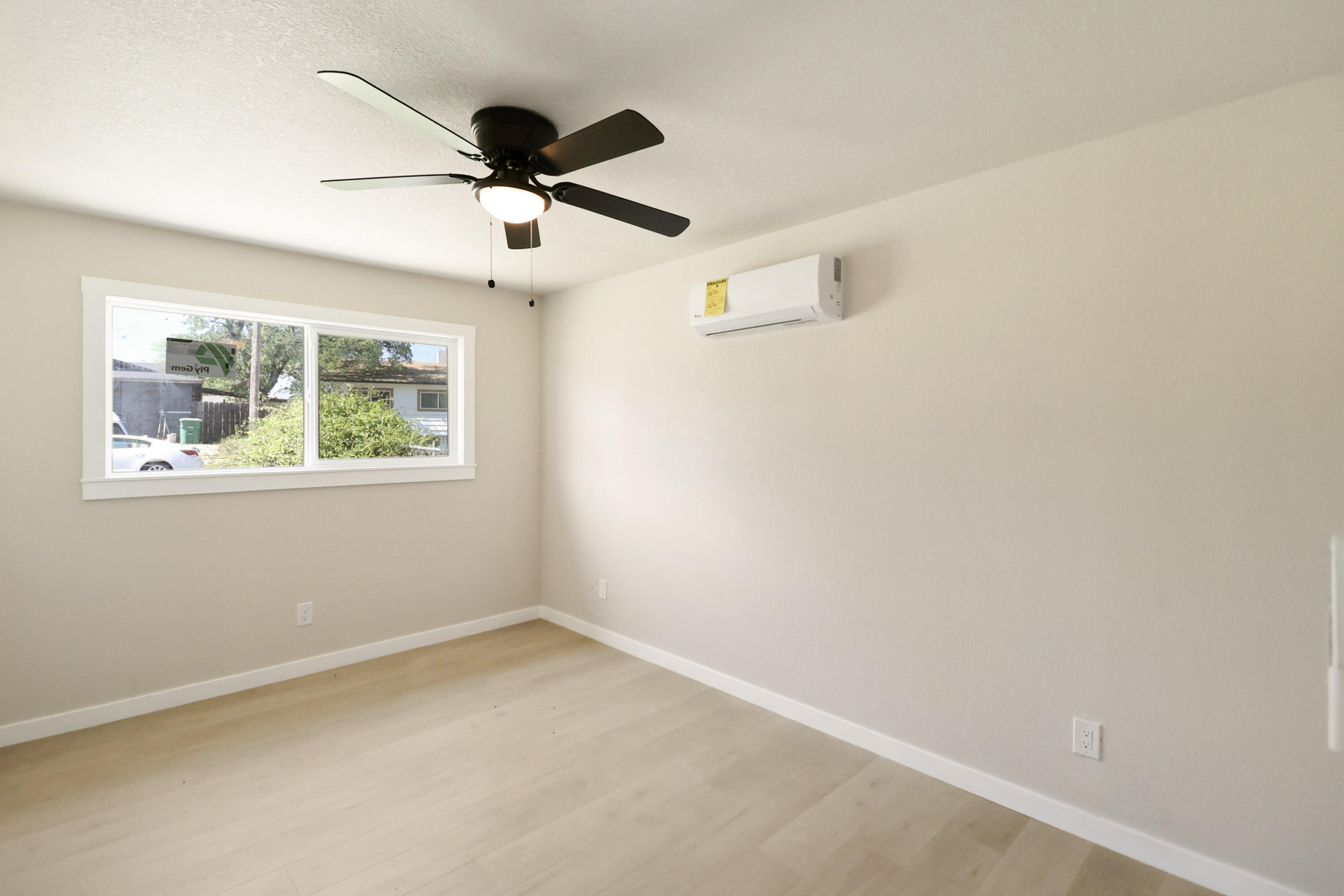 4525 Enchanted Way Redding, CA 96001 - Photo 17 of 30 18-10