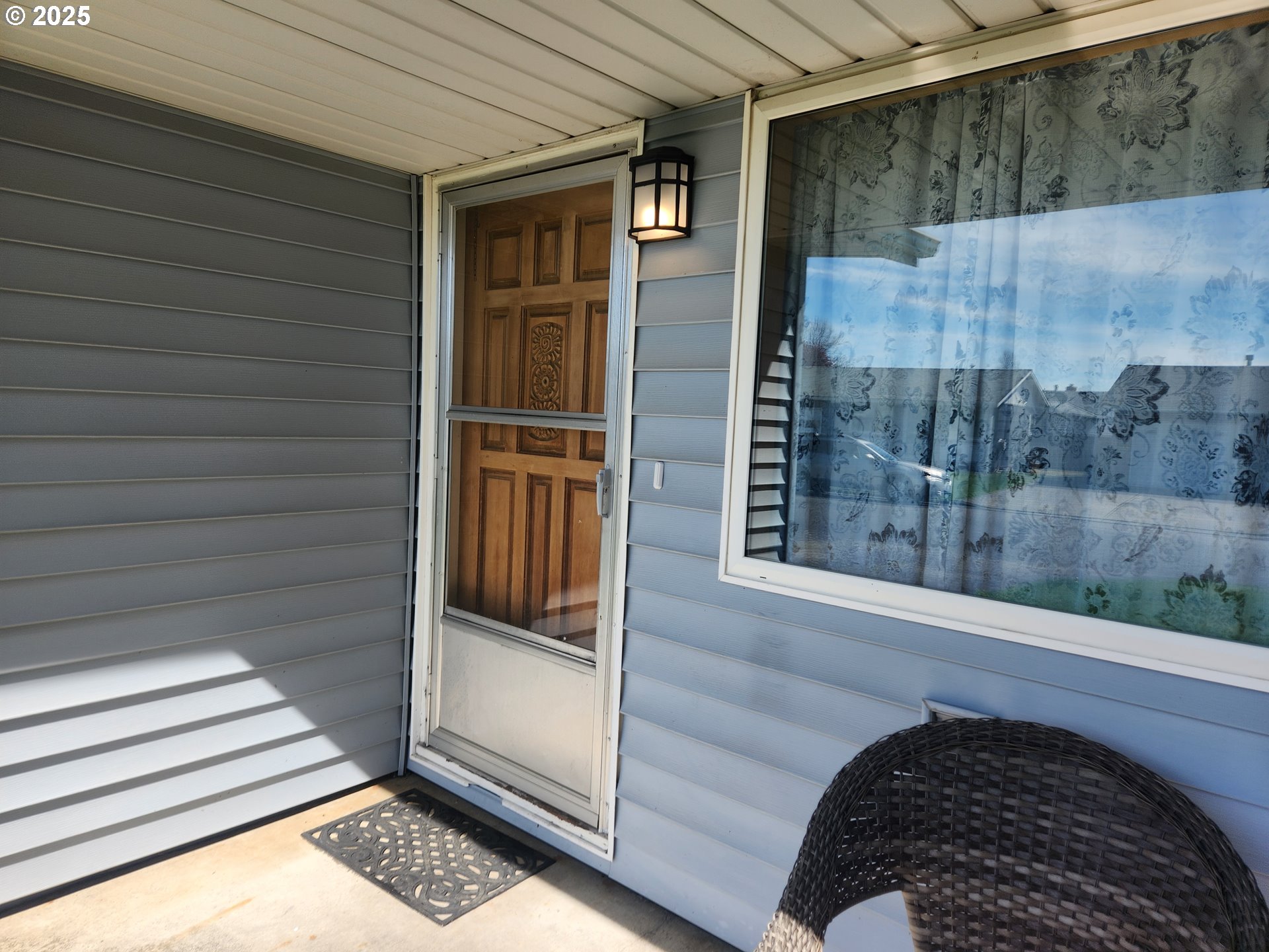 2207 Oregon Court Woodburn, OR 97071 - Photo 2 of 27