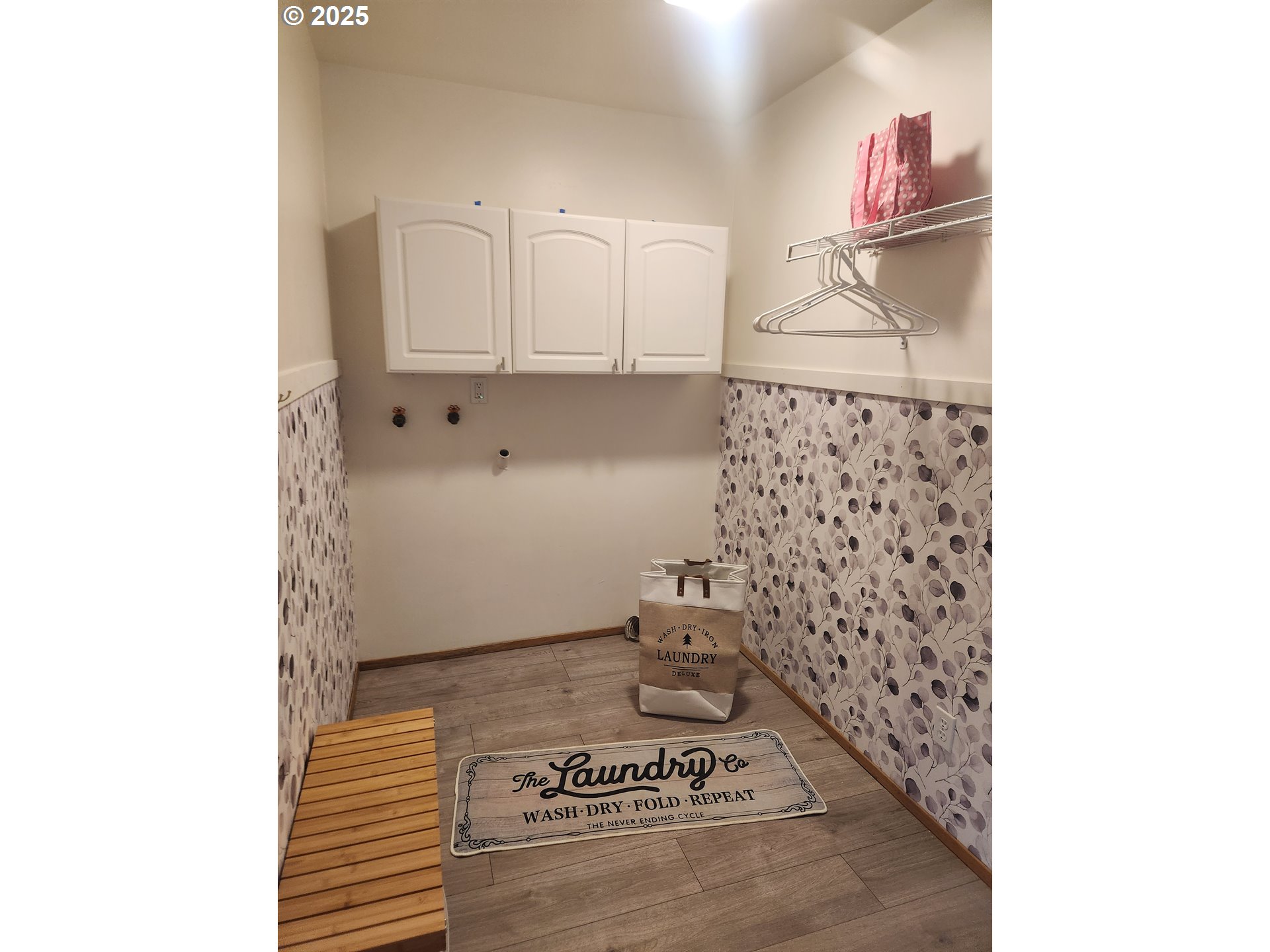 2207 Oregon Court Woodburn, OR 97071 - Photo 7 of 27 a view of utility room