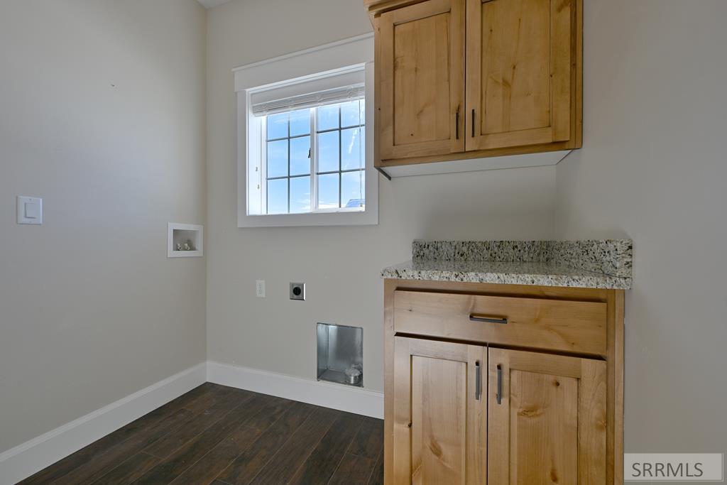 4922 Torcello Drive Ammon, ID 83401 - Photo 32 of 50 Laundry Room