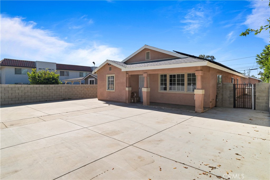 217 East 5th Street Perris, CA 92570 - Photo 2 of 44
