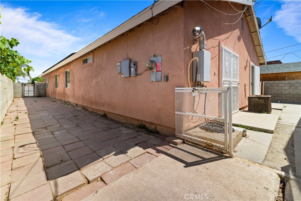 217 East 5th Street Perris, CA 92570 - Photo 28 of 44