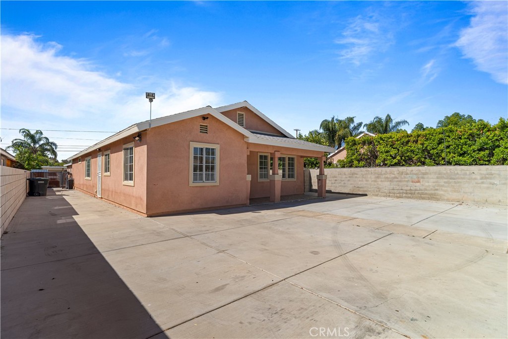 217 East 5th Street Perris, CA 92570 - Photo 3 of 44