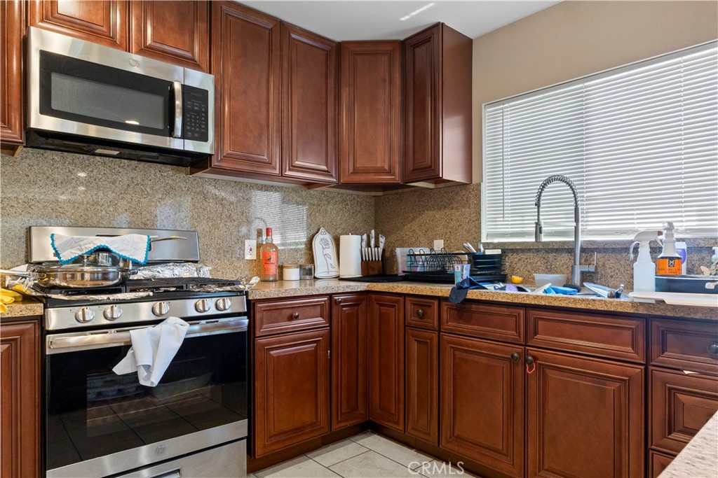 217 East 5th Street Perris, CA 92570 - Photo 33 of 44