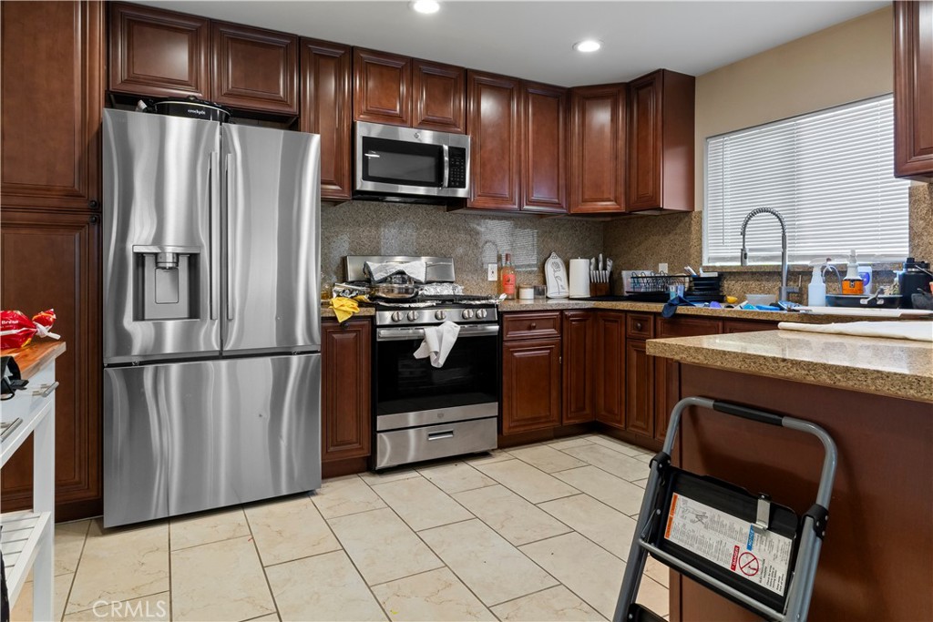 217 East 5th Street Perris, CA 92570 - Photo 38 of 44