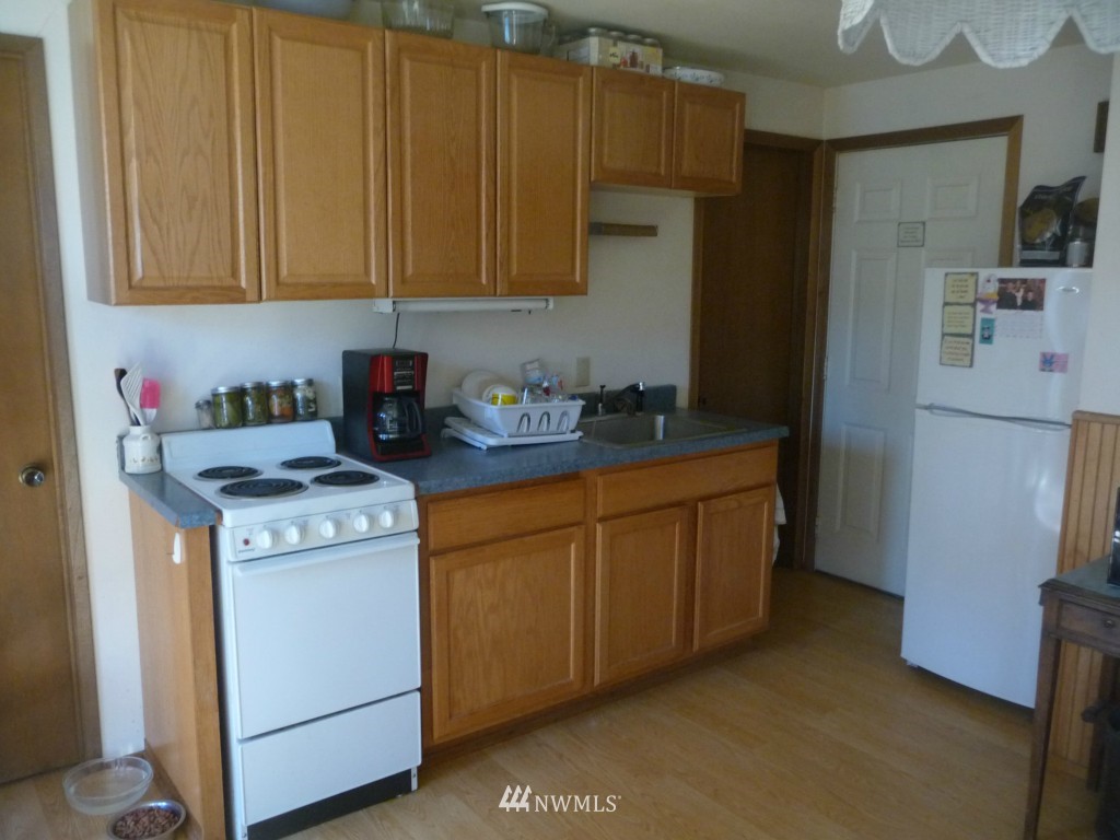 17195 South Lakeshore Road Chelan, WA 98816 - Photo 6 of 10 Gallery Image 6