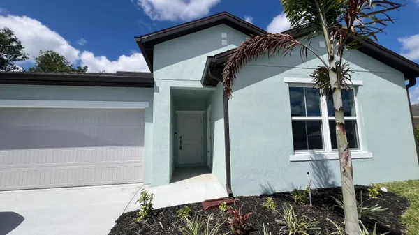 $3,200 | 1782 Southwest Bayshore Boulevard, Port St. Lucie, FL 34984