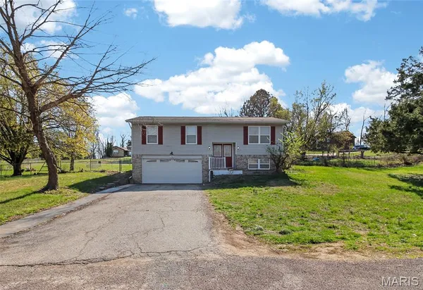 $244,900 | 7302 Carriwood Drive, Cedar Hill, MO 63016
