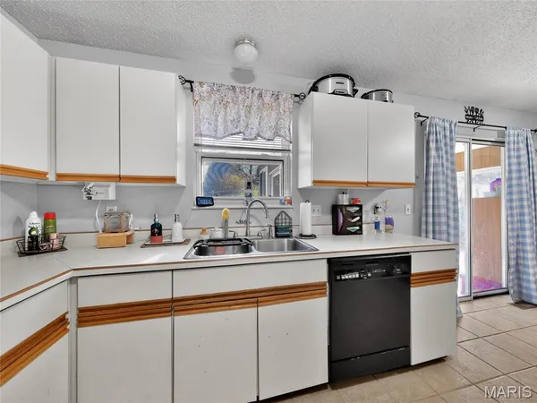 $244,900 | 7302 Carriwood Drive, Cedar Hill, MO 63016