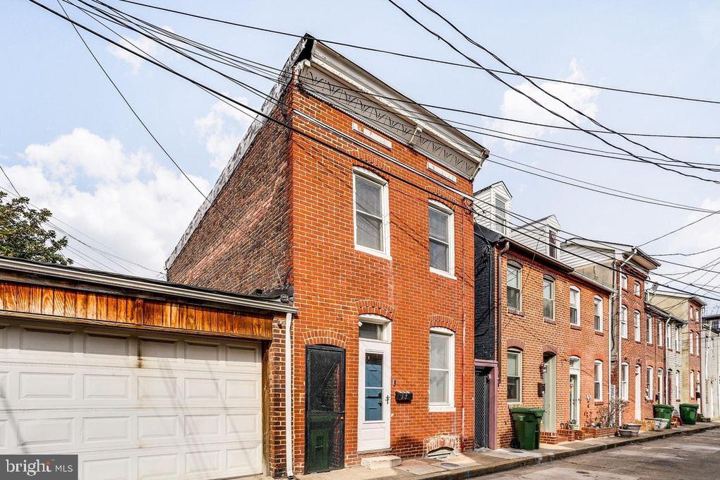 616 South Chapel Street Baltimore, MD 21231 - Photo 4 of 26