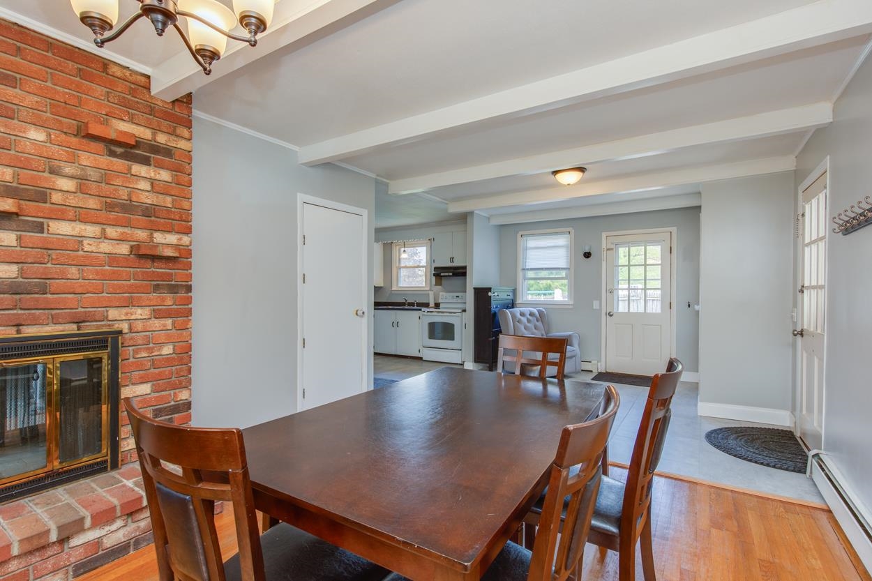 918 South Mammoth Road Manchester, NH 03109 - Photo 3 of 26