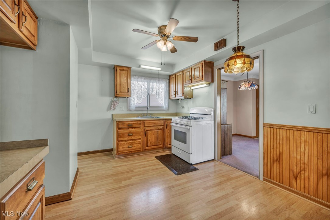 28744 Forest Road Eastlake, OH 44095 - Photo 7 of 32