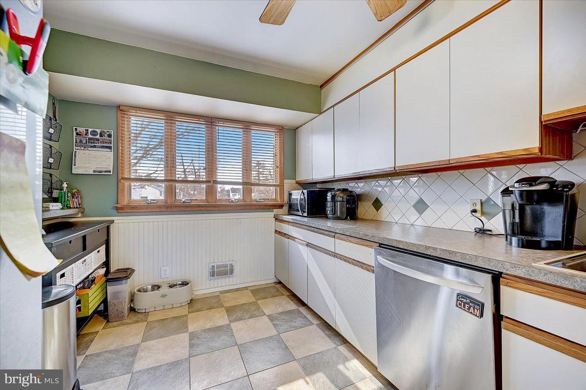 80 Falmouth Road Hamilton, NJ 08620 - Photo 16 of 40 Kitchen