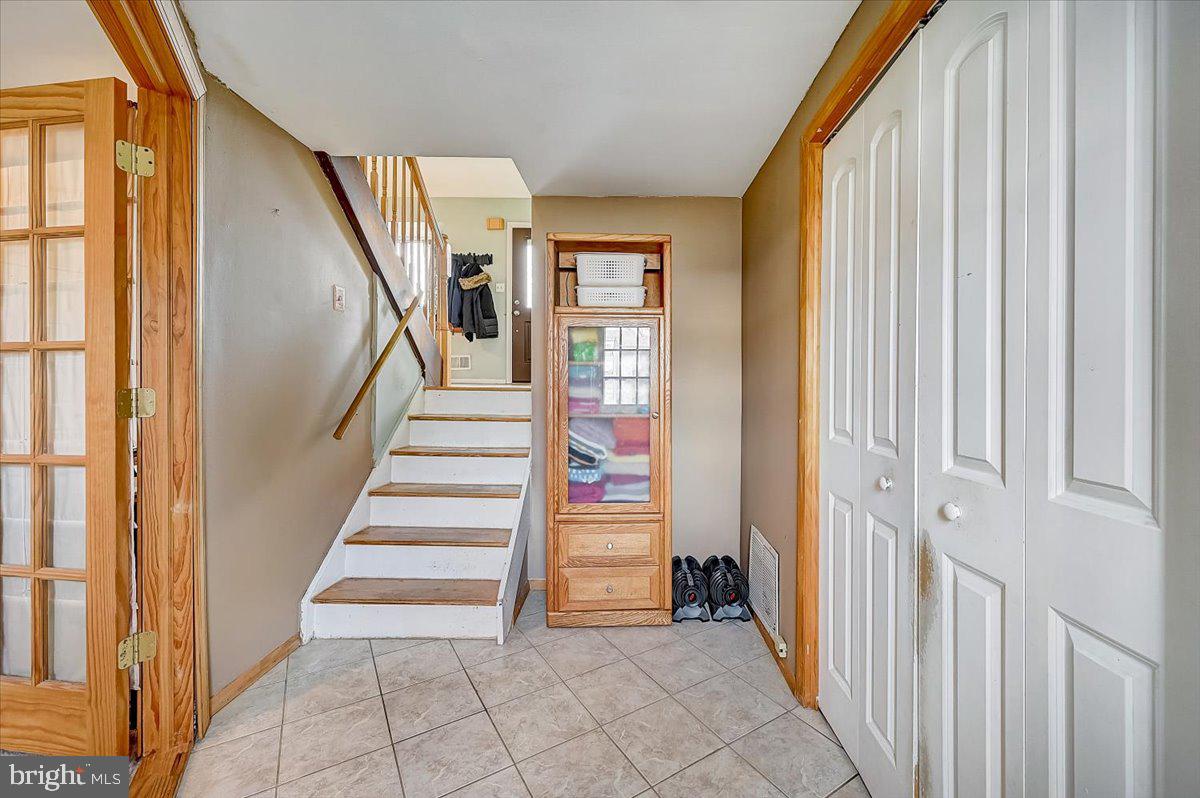80 Falmouth Road Hamilton, NJ 08620 - Photo 31 of 40 Staircase