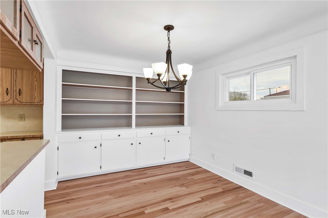 7252 Oakwood Road Parma, OH 44130 - Photo 11 of 38 Gallery Image 11