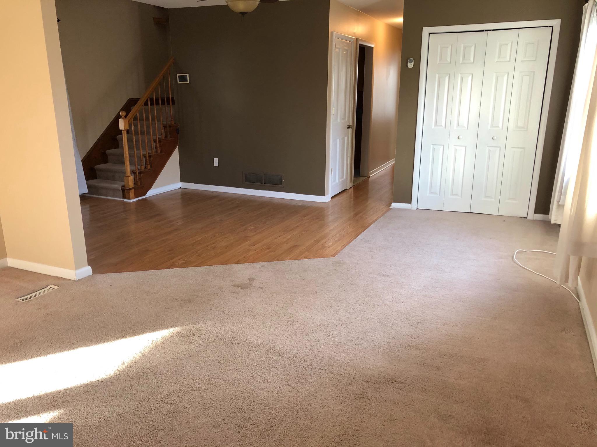 509 Westminister Road Edgewater, MD 21037 - Photo 3 of 37 Living Room