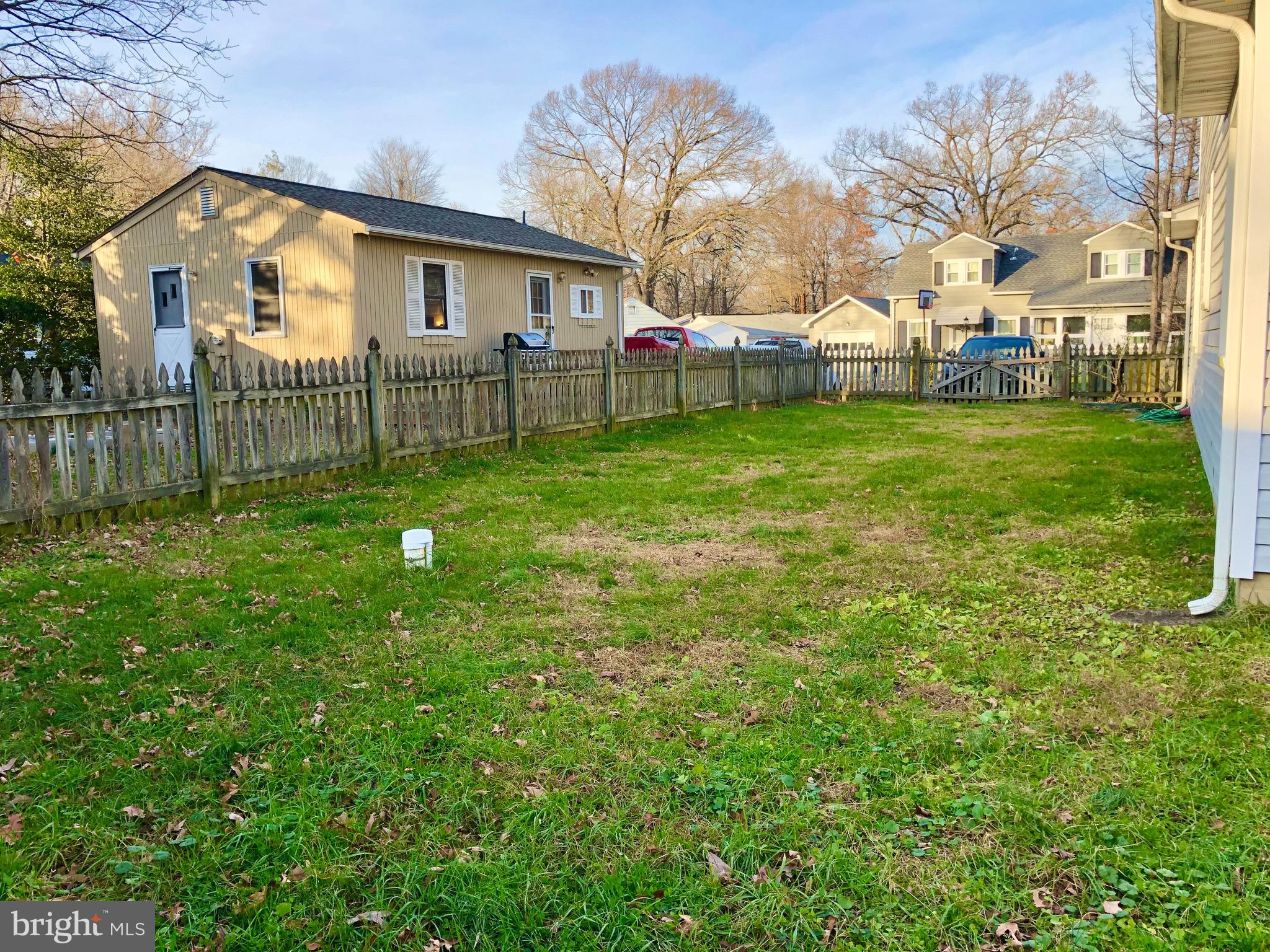509 Westminister Road Edgewater, MD 21037 - Photo 26 of 37 Side Yard