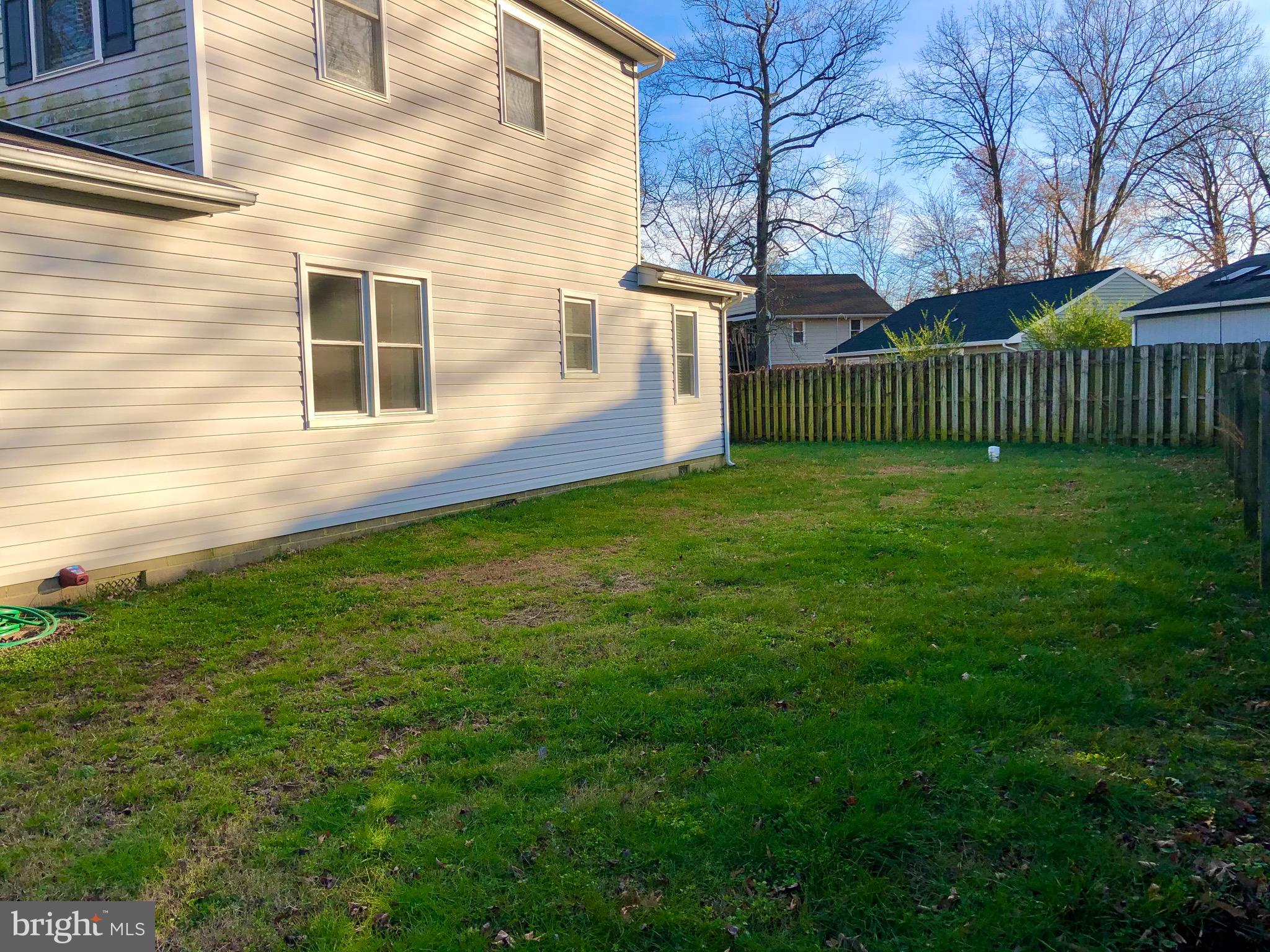 509 Westminister Road Edgewater, MD 21037 - Photo 27 of 37 Side Yard