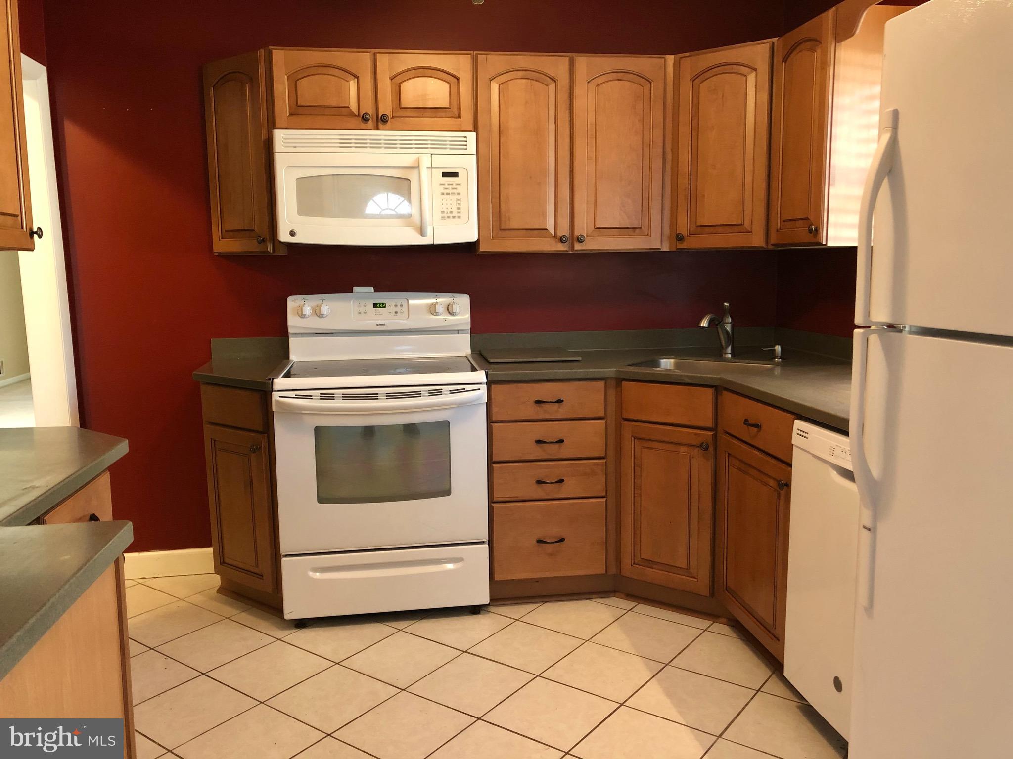 509 Westminister Road Edgewater, MD 21037 - Photo 7 of 37 Kitchen