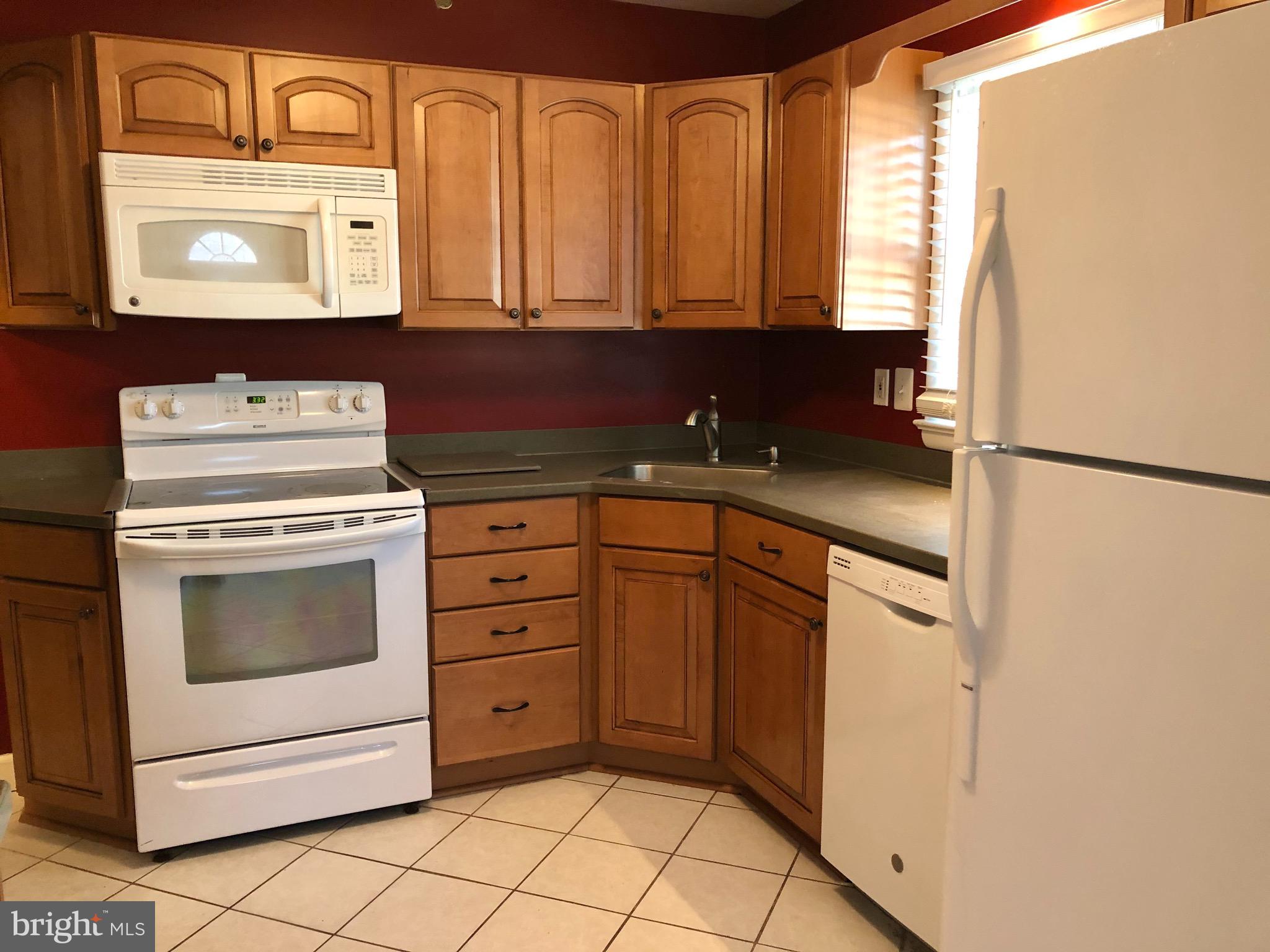 509 Westminister Road Edgewater, MD 21037 - Photo 8 of 37 Kitchen