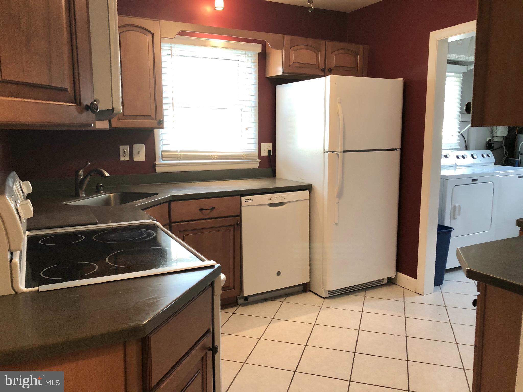 509 Westminister Road Edgewater, MD 21037 - Photo 10 of 37 Kitchen