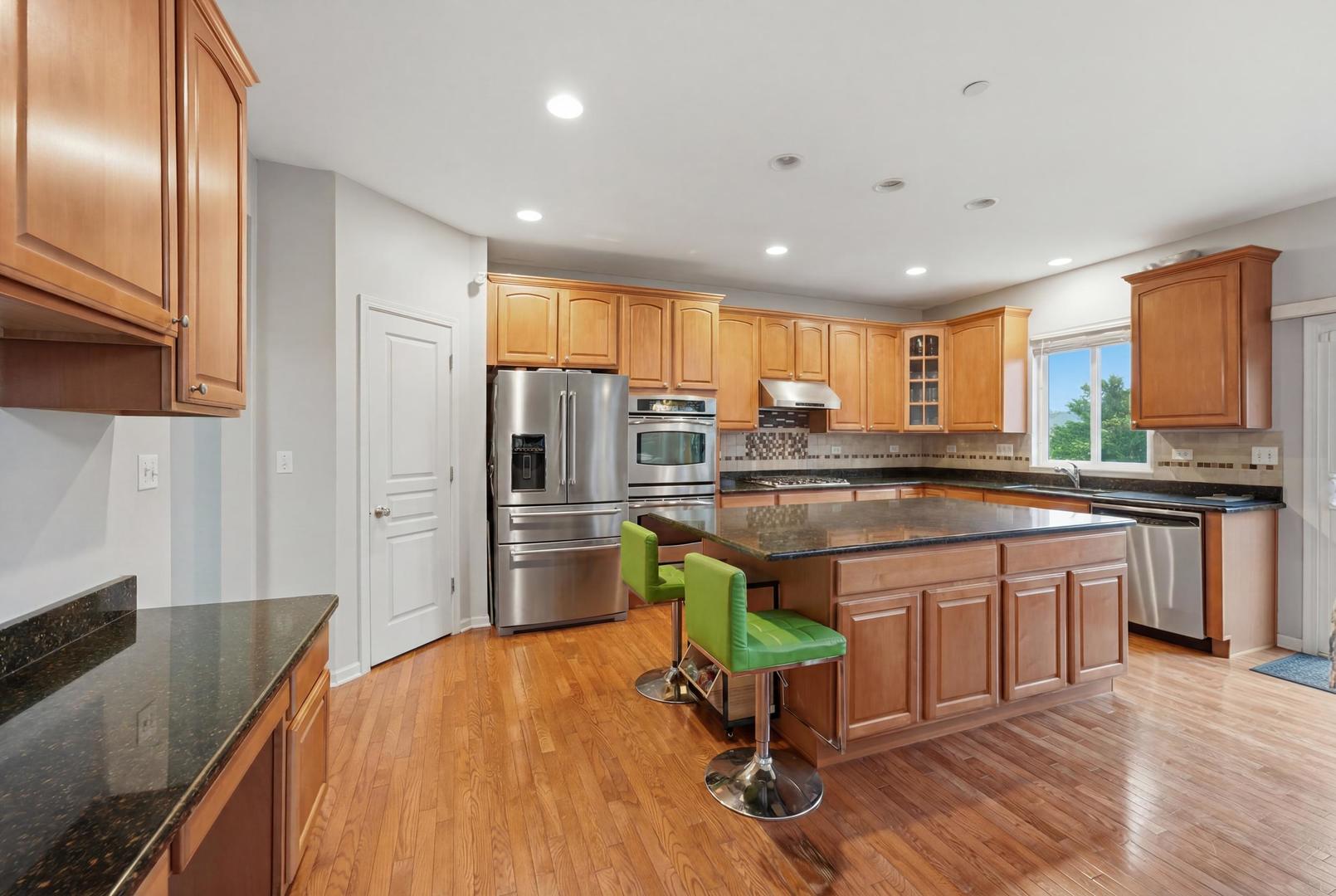 906 Blue Ridge Drive Streamwood, IL 60107 - Photo 10 of 47