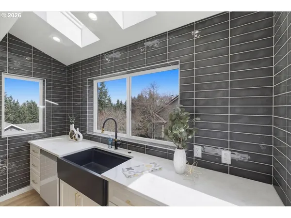 $899,900 | 2455 West 29th Avenue, Eugene, OR 97405