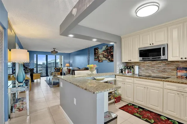 $149,000 | 8900 Washington Street, Unit PH5, Pembroke Pines, FL 33025