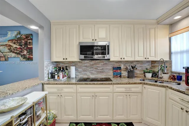 $149,000 | 8900 Washington Street, Unit PH5, Pembroke Pines, FL 33025