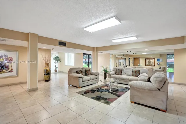 $149,000 | 8900 Washington Street, Unit PH5, Pembroke Pines, FL 33025