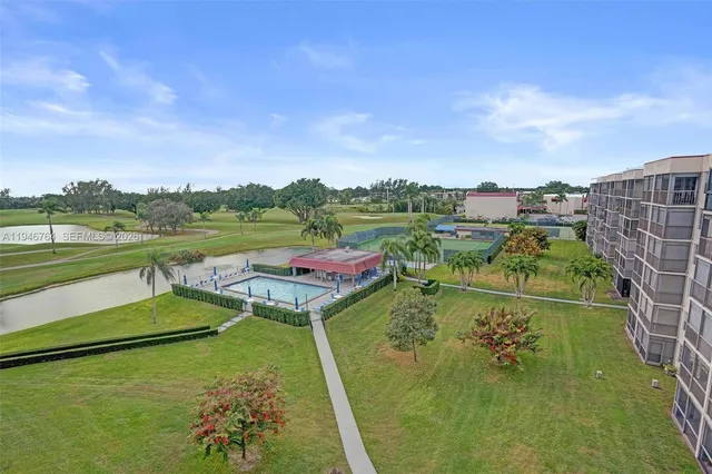 $149,000 | 8900 Washington Street, Unit PH5, Pembroke Pines, FL 33025