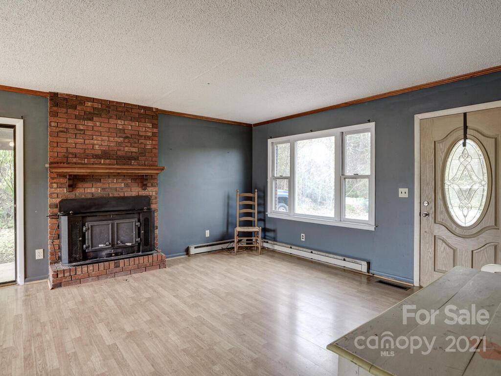 250 McLean Road Weaverville, NC 28787 - Photo 4 of 21 Gallery Image 4