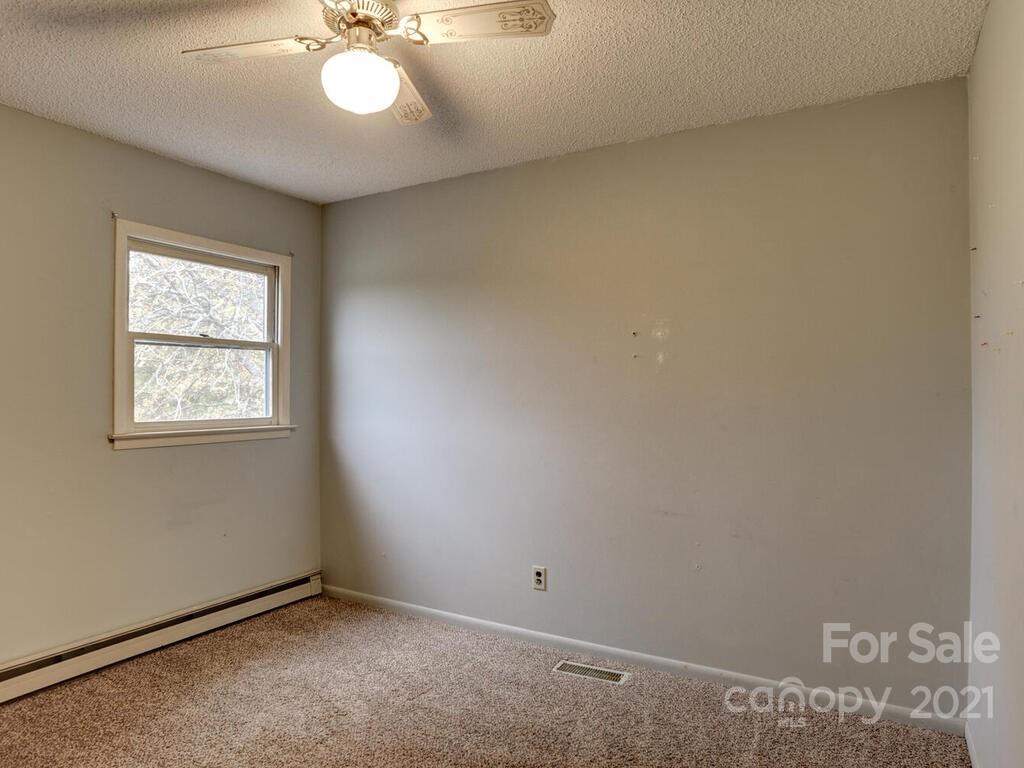 250 McLean Road Weaverville, NC 28787 - Photo 9 of 21 Gallery Image 9
