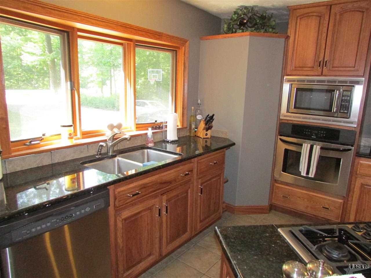 6124 Lower Huntington Road Fort Wayne, IN 46809 - Photo 10 of 30